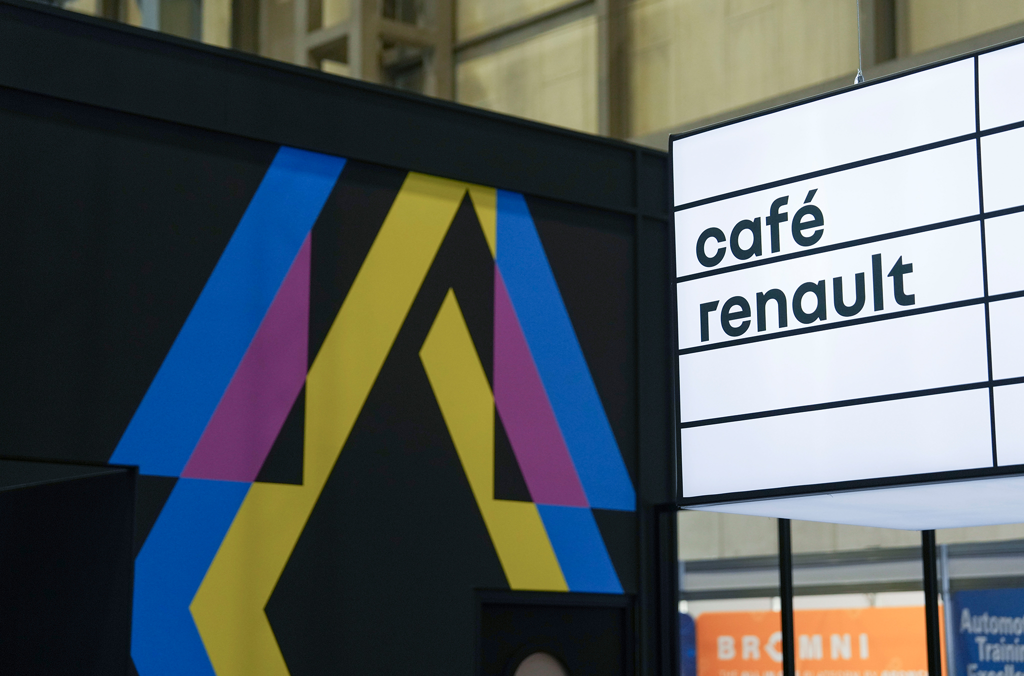 Cafe Renault at CV Show